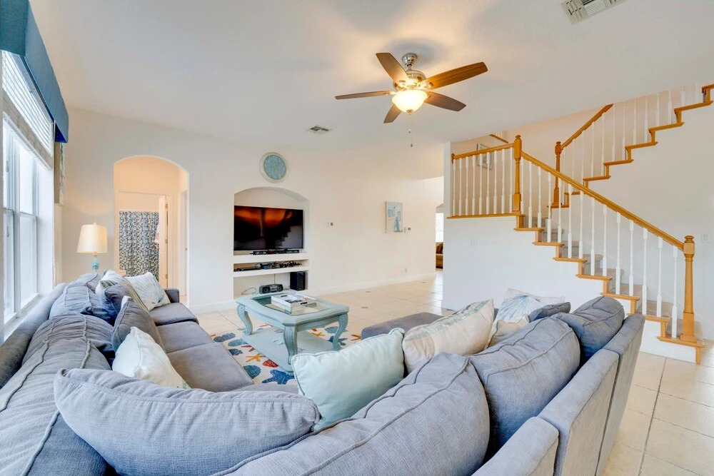 Large Villa - Close to Disney with extended patio and golf course views