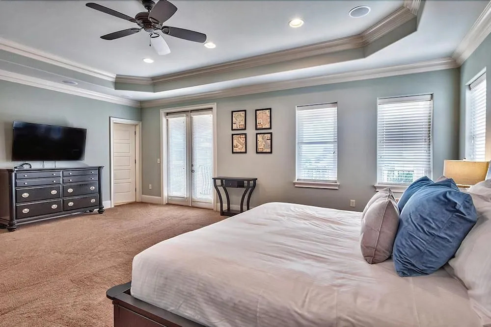 Destination Fun 9 Bedroom Holiday Home by Five Star Properties