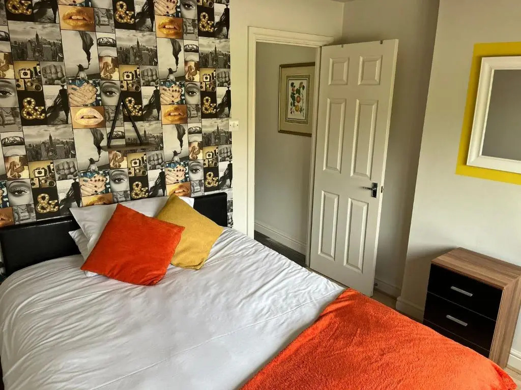Swindon Home From Home 2 - Entercloud9sa