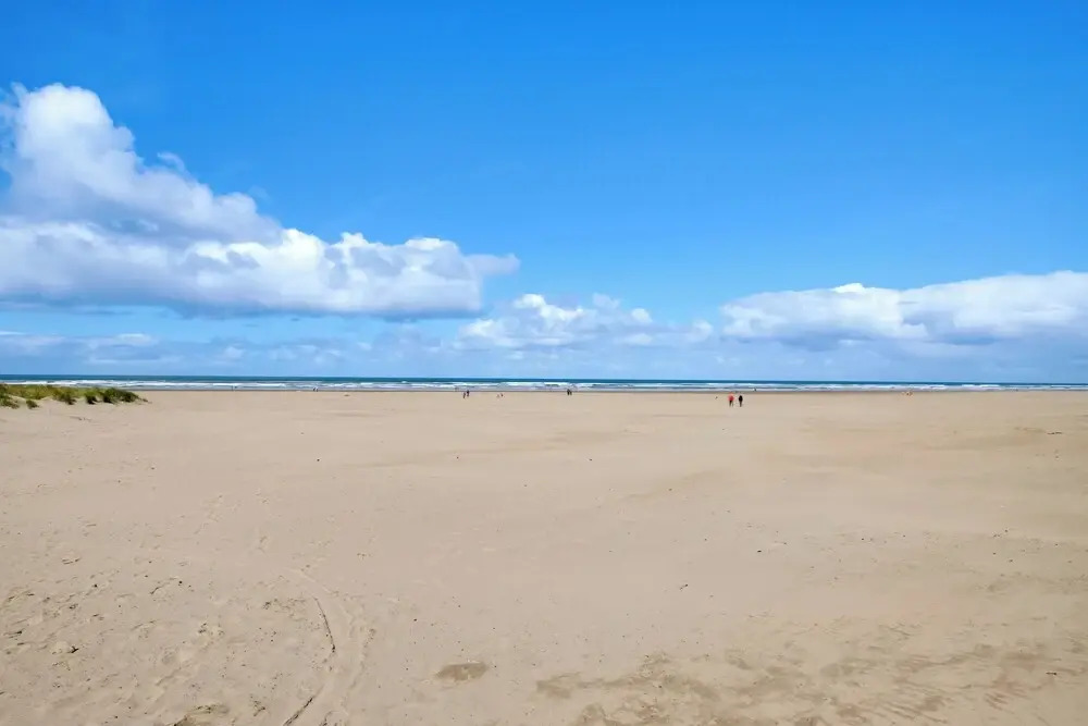 Luxe Seaside Vacation Rental: Walk Downtown!