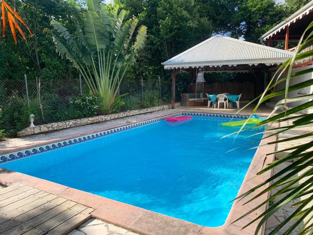 Villa d'une chambre avec piscine privee jardin clos et wifi a Sainte Luce a 1 km de la plage