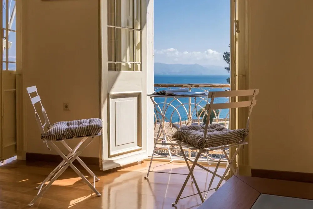 Luxury Seaview Apartment in the Heart of Old Town