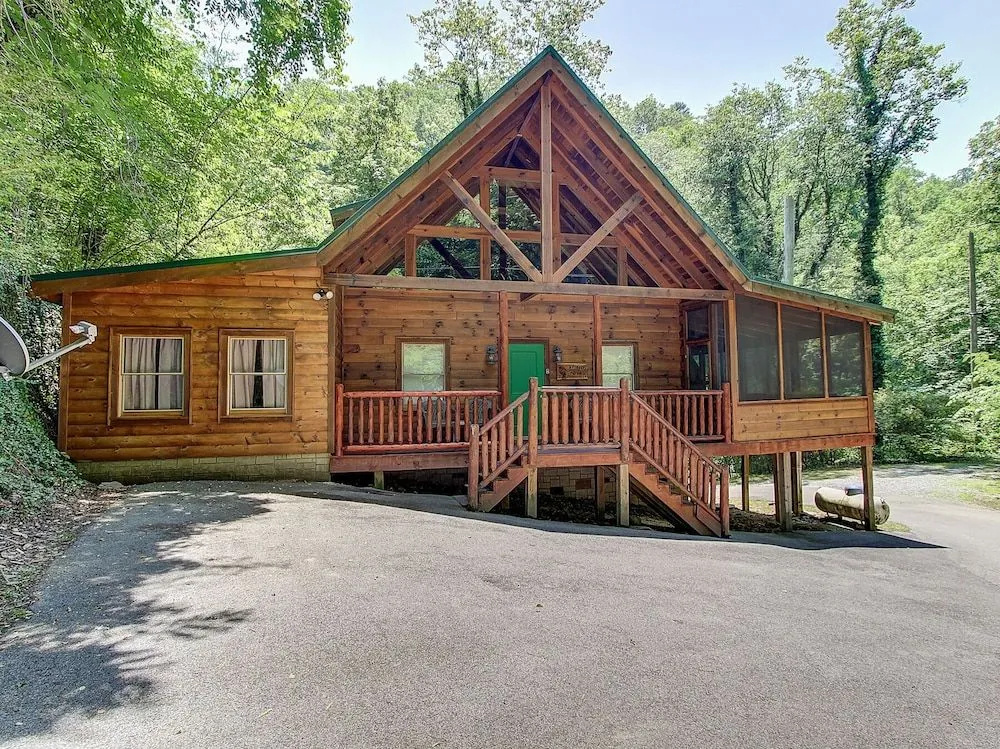 A Players Paradise 3 Bedrooms 3 Bathrooms Cabin