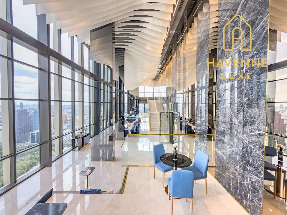 Luxury Downtown Bangkok 2BR 2BA · Sky Pool Gym · 5min Walk to Siam Paragon