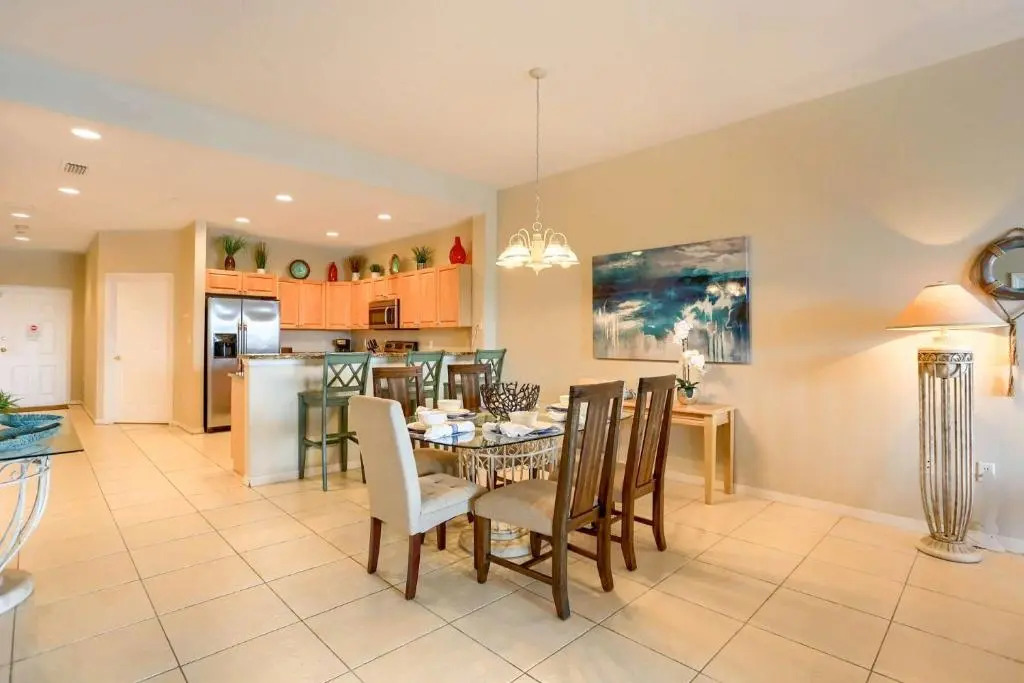 206 Harborview Grande