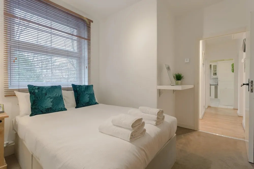 2 Bedroom Apartment in Wapping