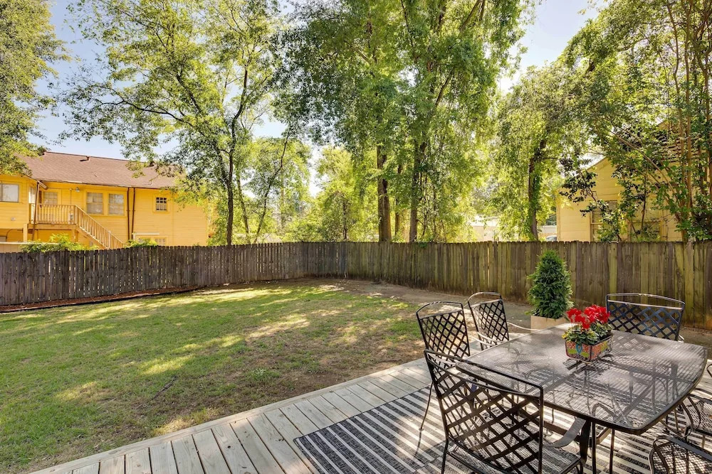 Walk to Dtwn: 'tyler Tudor' w/ Backyard