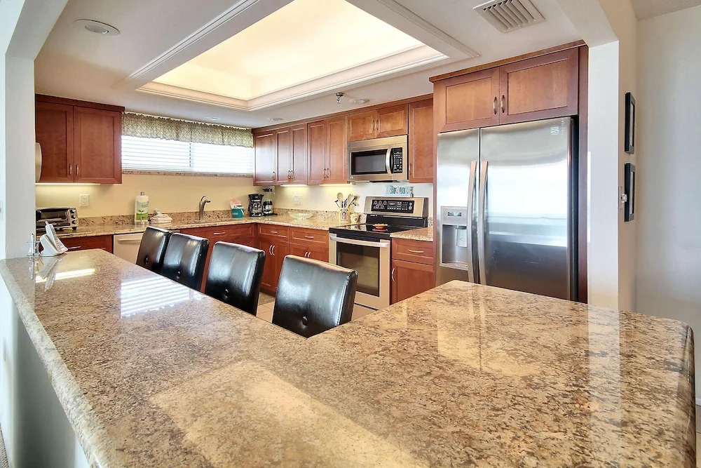 Trillium 2C Beach Front Condo With Private Balcony/pool!