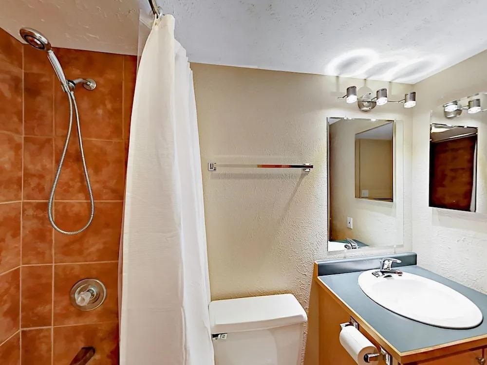 800 Columbine Road Condo Unit B9