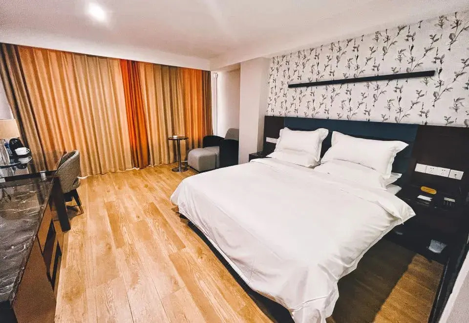 Tianjin Jinting Yuhua Hotel