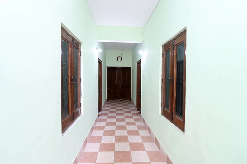 Oyo 24020 Megha Yatri Niwas