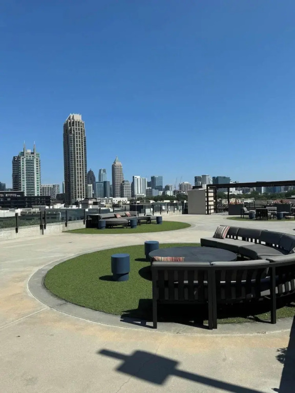 Luxury Midtown Oasis Rooftop Pool