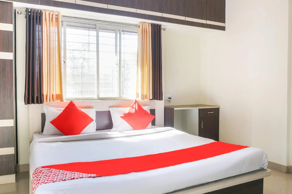 The Guest House by OYO Rooms