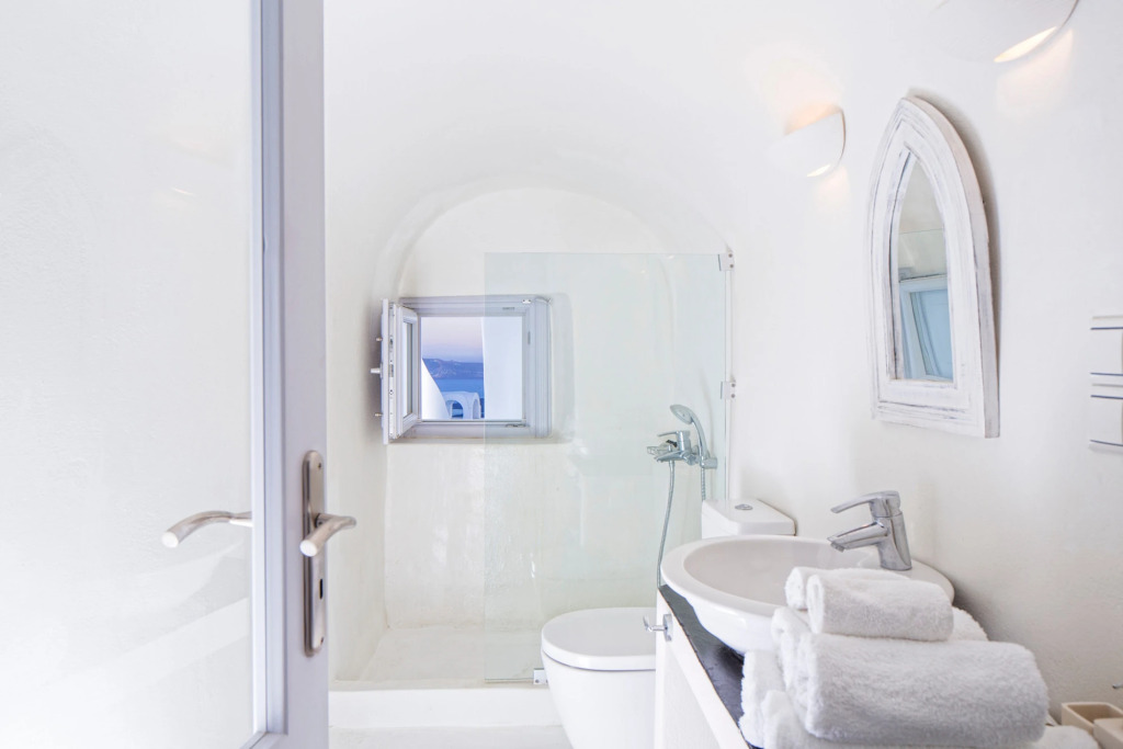 Villa Gaia, 3 bedroom villa with amazing views at Imerovigli