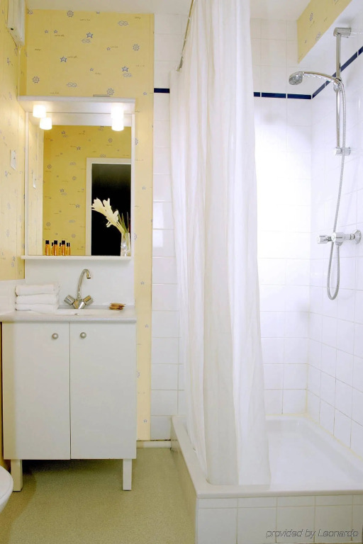 Brit Hotel Confort Lannion Centre Gare