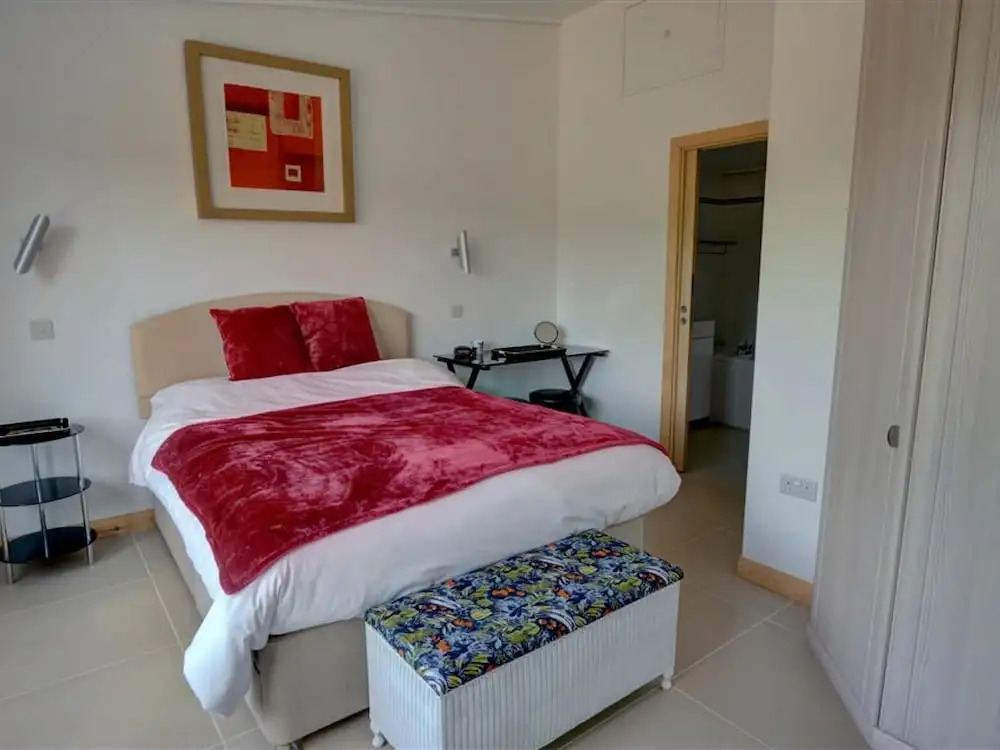 Beautiful, Bright Barn Conversion With Stunning Views of Natural Surroundings, Near Canterbury
