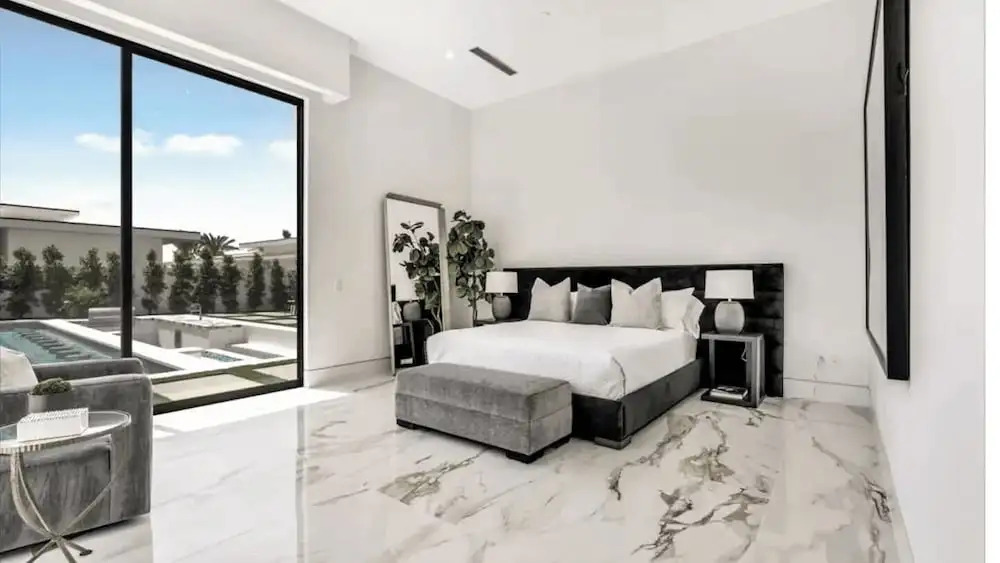 2 Luxury Villas Pickleball Court, Pool, Putting Green Bravo by Avantstay