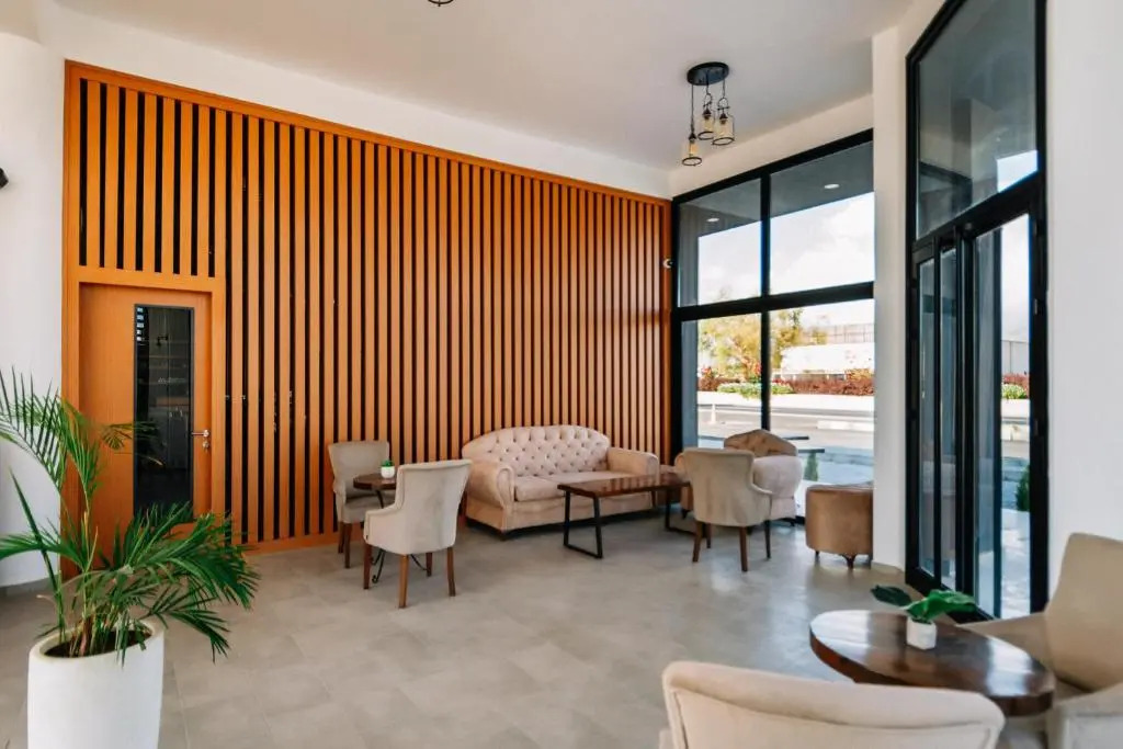 Cezar's Airport Hotel