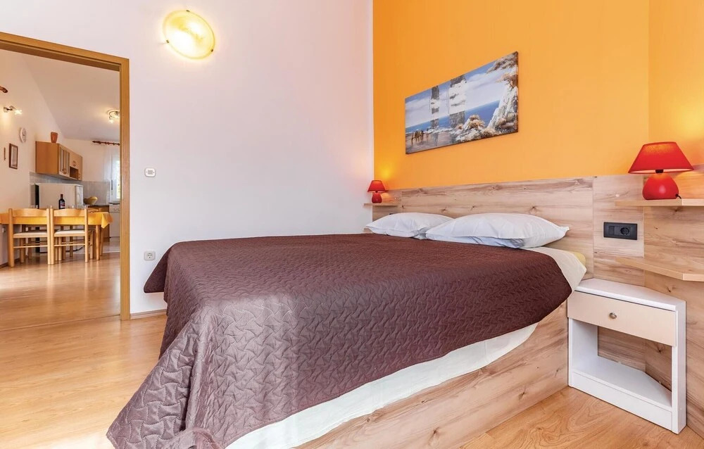 Stunning Home in Liznjan With Wifi and 3 Bedrooms