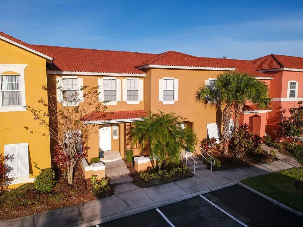 Cozy - Adorable 3 Bed 2.5 Bath Townhouse 1015
