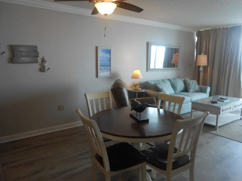 1111 Waters Edge Resort 2 Bedroom Condo by Redawning