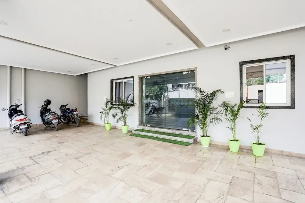 FabHotel Johar Inn