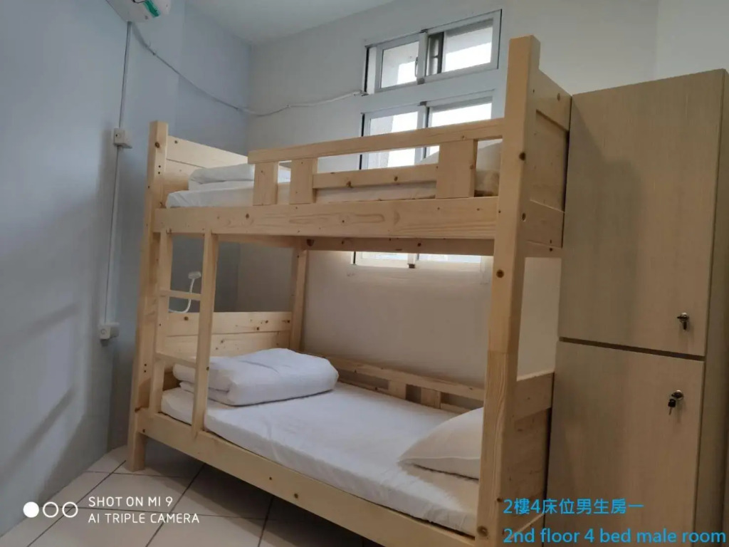 Simple life hostel