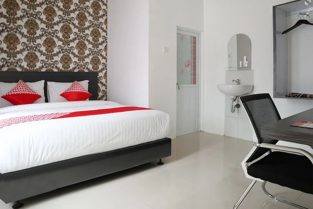 Sachila Residence Syariah  by OYO Rooms
