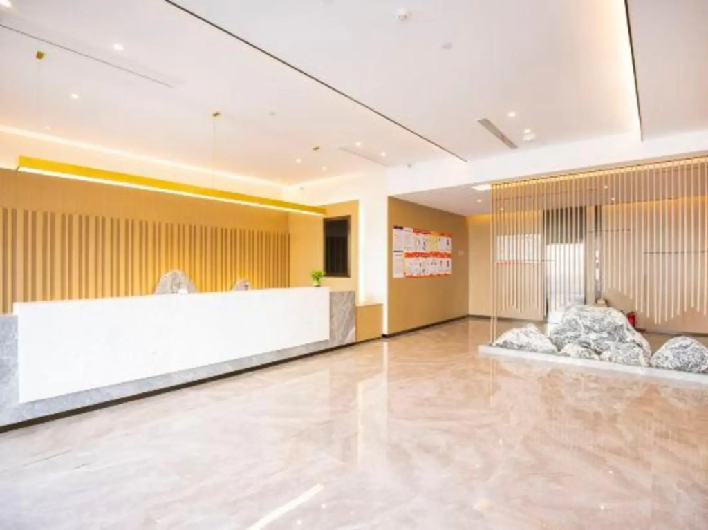 Qingmu Select Hotel (Wuhu Fangte Two, Three and Four Store)