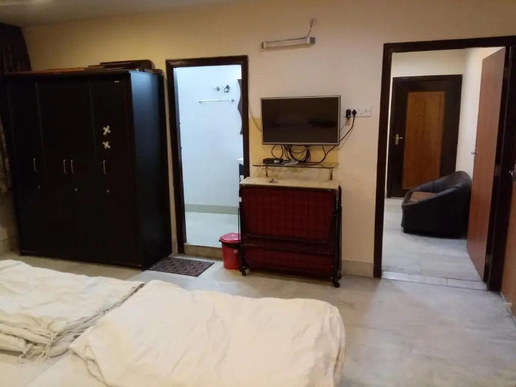 Service Apartments, Park Street, Calcutta