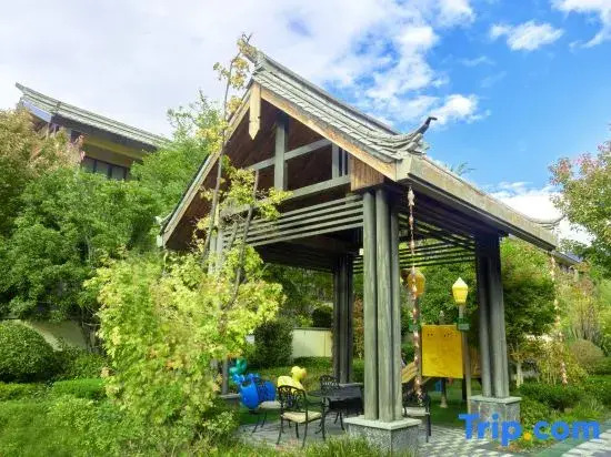 Shirley villa garden holiday villa