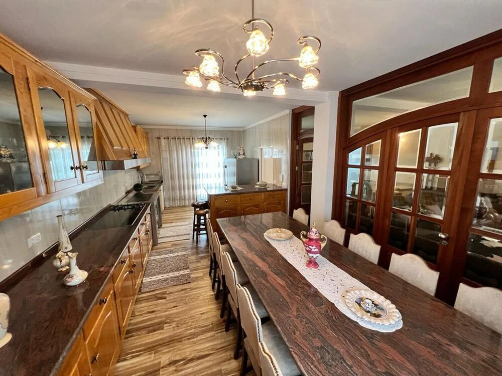 Stunning 4-bed House