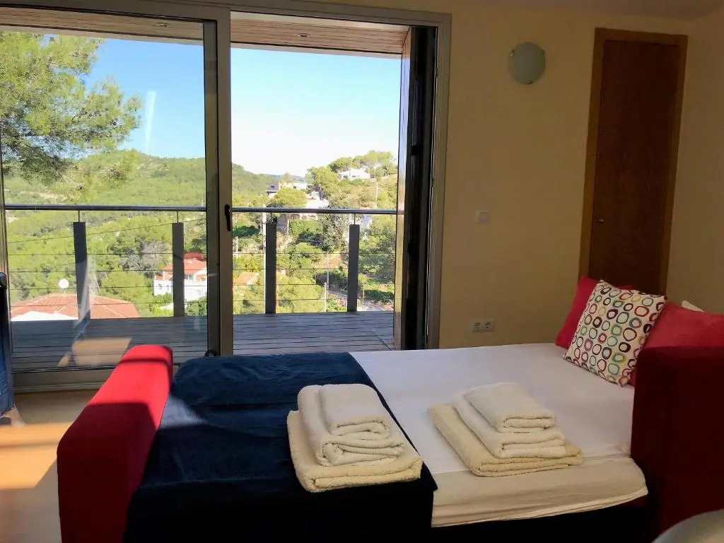 Villa Los Pinos 14 People AC Very confortable Outdoor area View Calm Area 10 minutes Drive From Sitges