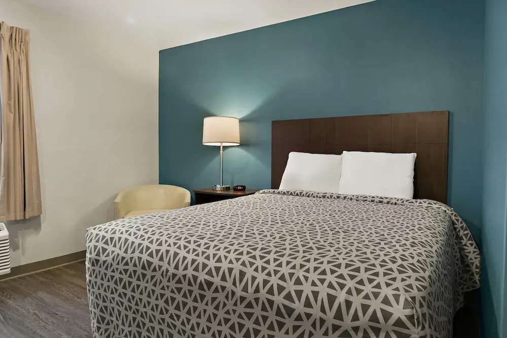 WoodSpring Suites East Lansing - University Area
