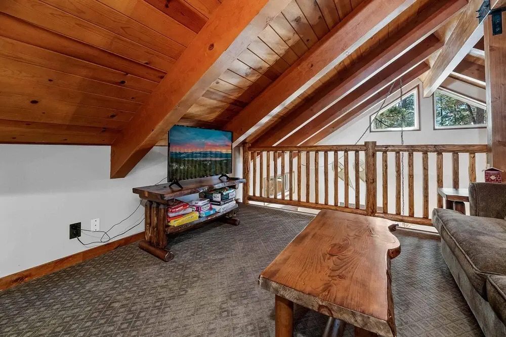 108 - Rustic Ridge Manor