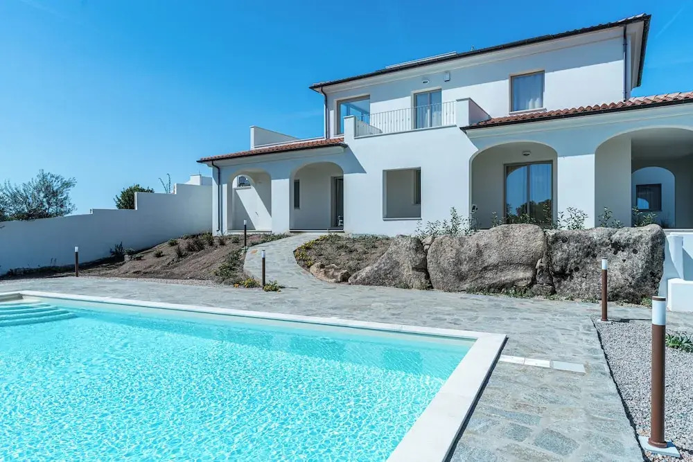 Villa Infinity with Pool by Wonderful Italy