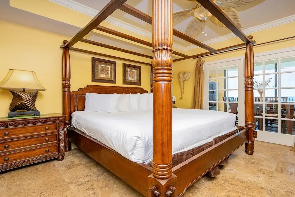 Phoenix Ix 1205 3 Bedroom Condo
