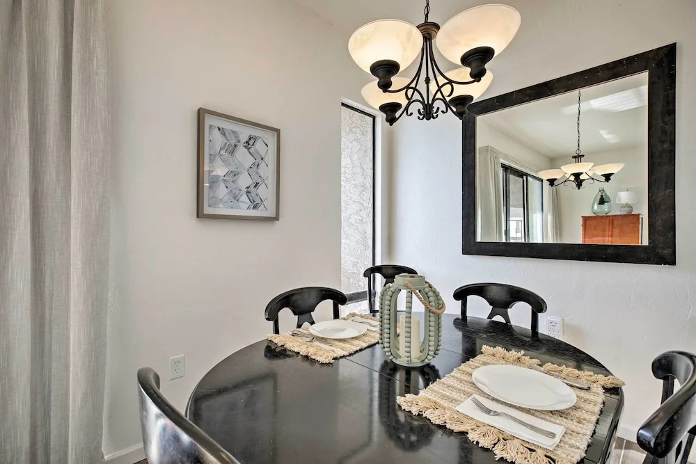 4 Mi to Asu: Lake-view Condo w/ Patio, Pool Access