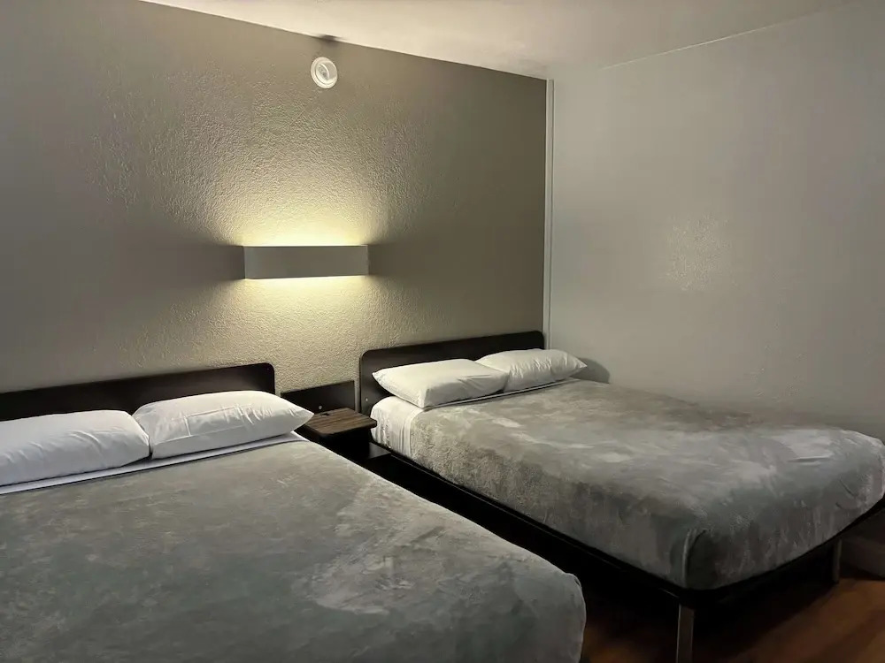 Motel 6 - Pensacola West