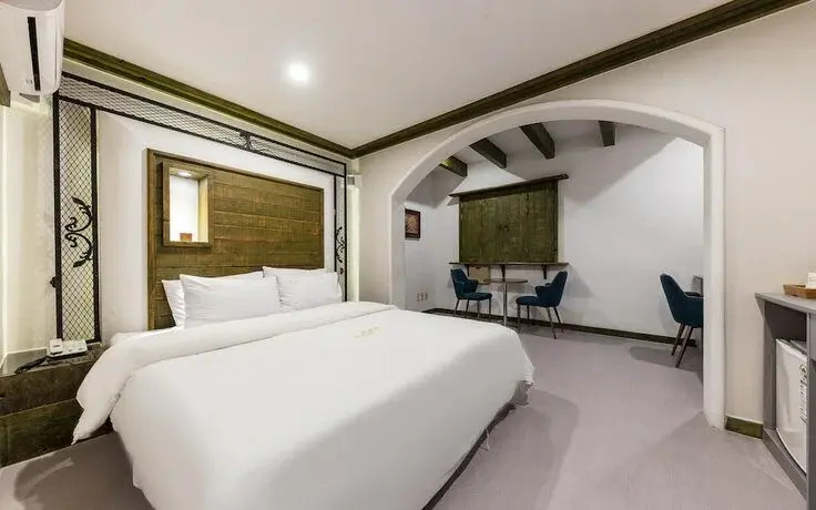 Cheongju Beukmeunro Toronto Hotel