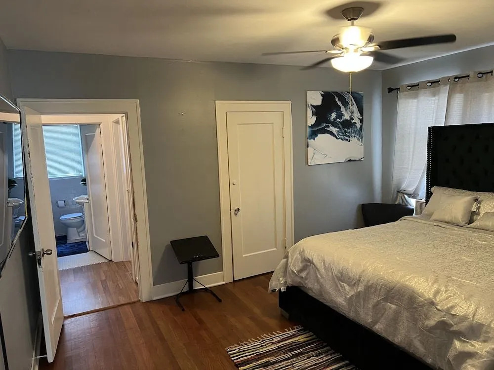 Cozy Downtown 2 Bedroom home