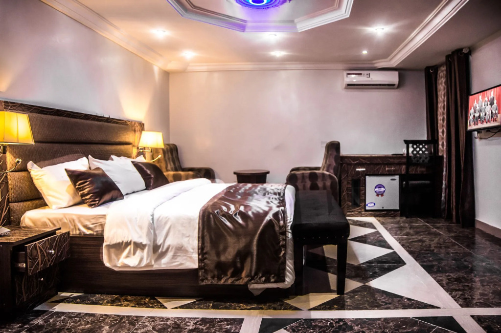 E-Suite Hotel