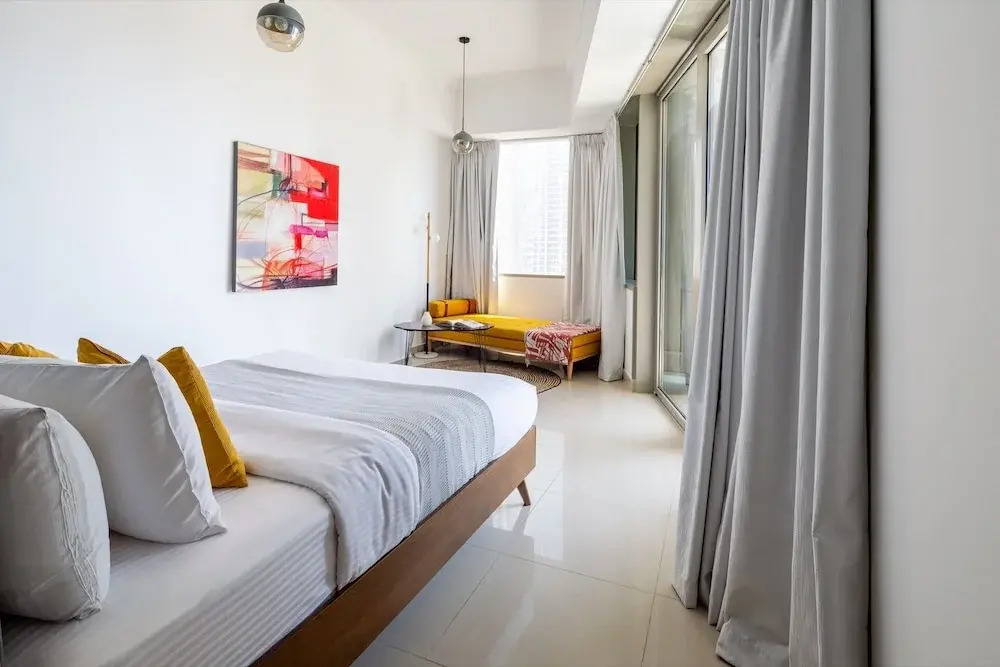 Elegant and Functional 2BR in Marina - Sleeps 5!