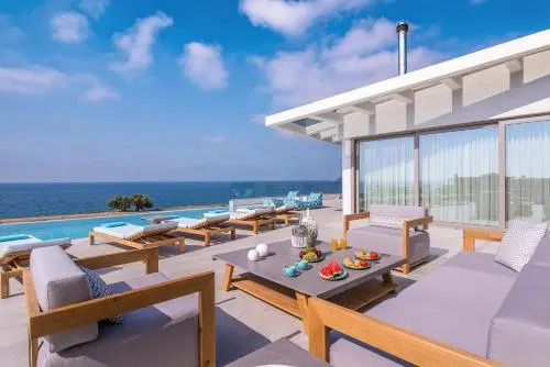 Thalassa Residence, Heated Pool, Hot Tub & SeaView