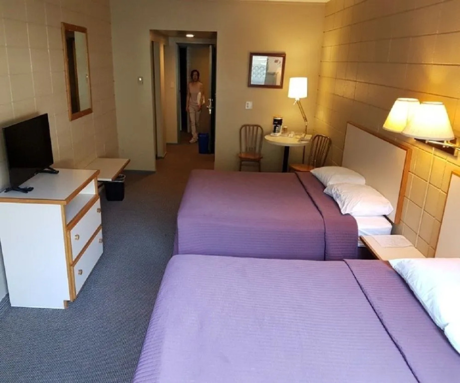 Airport Inn