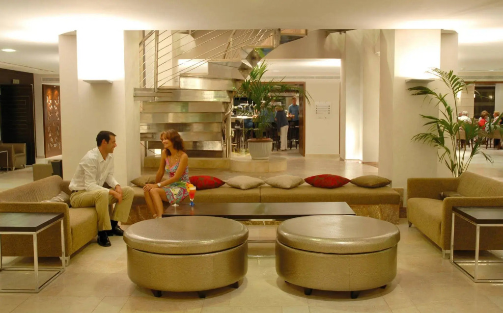 FERGUS Club Font de Sa Cala Beach