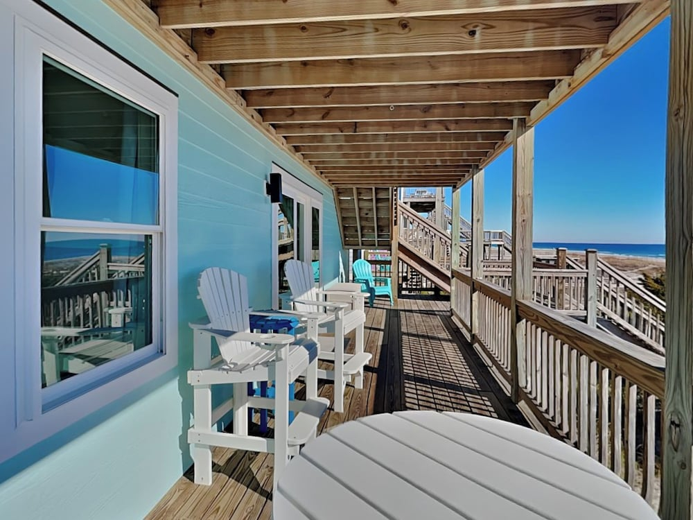 Walking on Sunshine by Topsail Realty