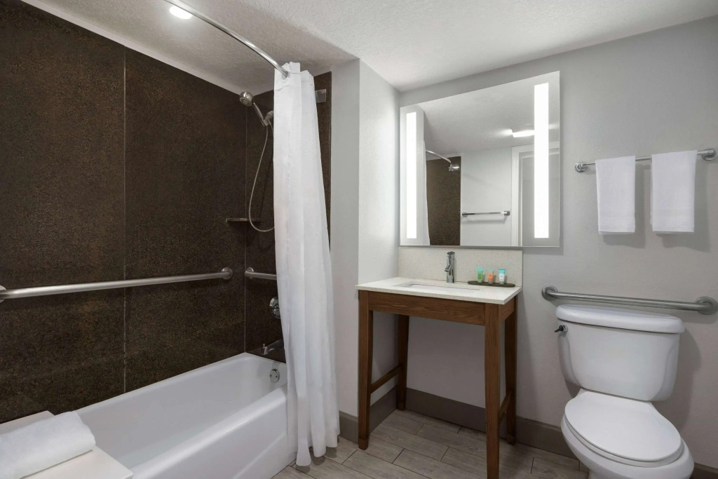 La Quinta by Wyndham Oceanfront Daytona Beach