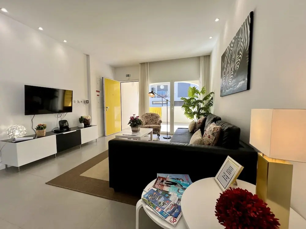 Vilamoura Club Villa 1 by Homing