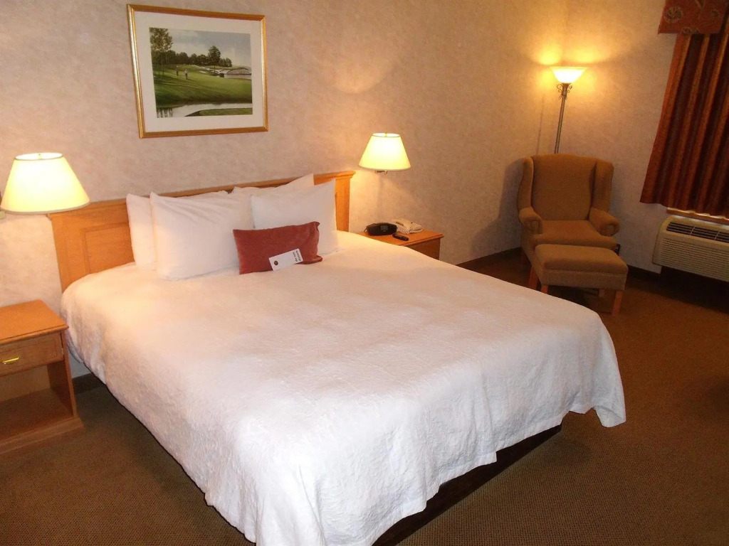 Humphry Inn and Suites